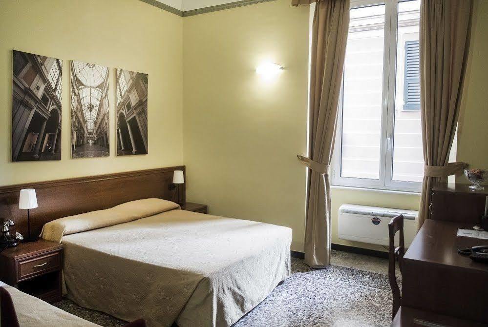 Actor Hotel Genova Esterno foto