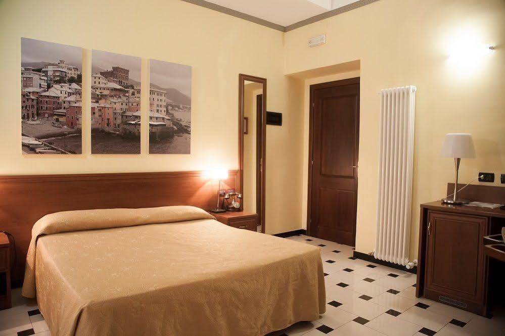 Actor Hotel Genova Esterno foto
