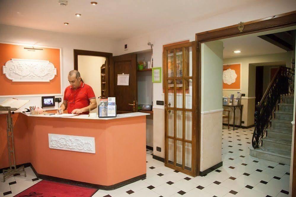 Actor Hotel Genova Esterno foto